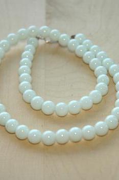 Elegant White Beads versatile necklace