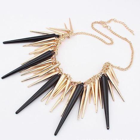 Spike necklace